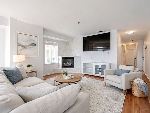5th image of 1436 Outlook Ave #2