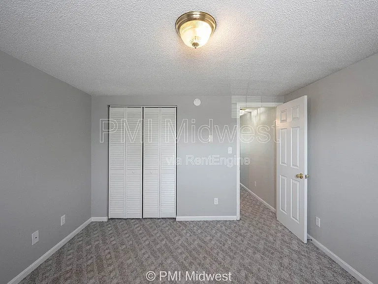 1710 S Market St — Photo 12