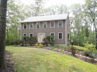 4 Ballou Rd, Hopedale, MA 01747