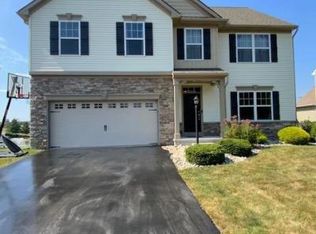 105 Lakeside Xing, Mount Joy, PA 17552