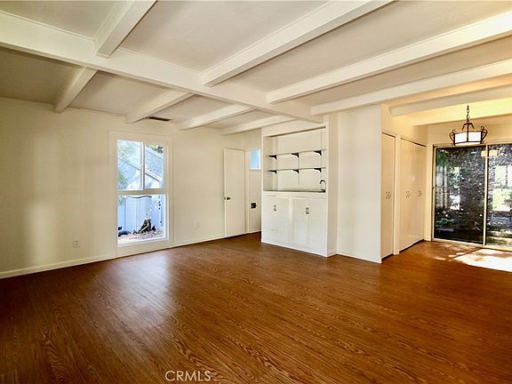 2nd image of 21470 Providencia St