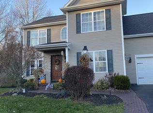 22 Cambridge Ct, Mechanicville, NY 12118