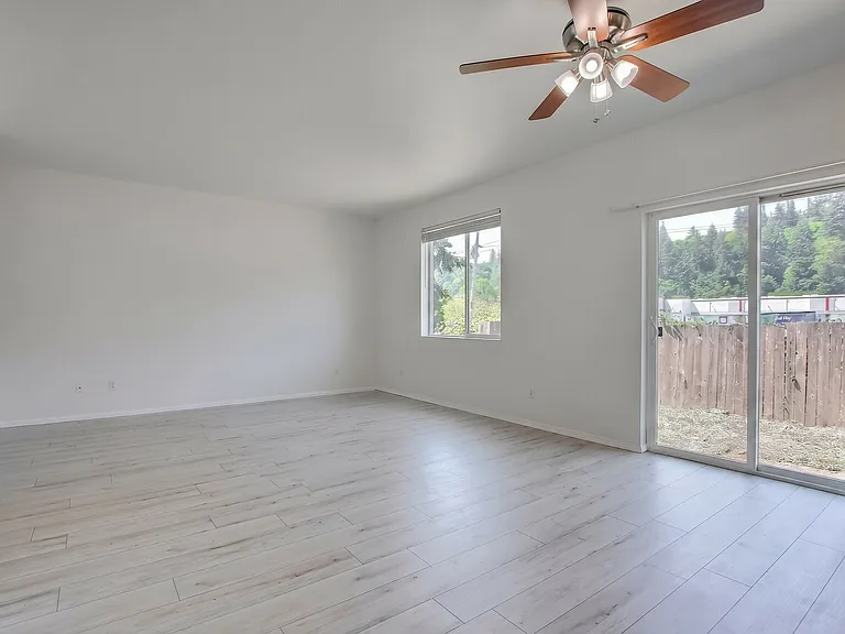 586 Beaver Blvd #A — Photo 9