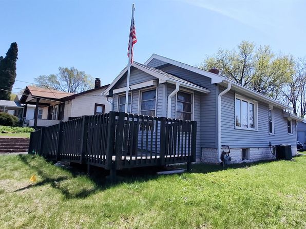 1733 Pershing Ave, Rockford, IL 61109