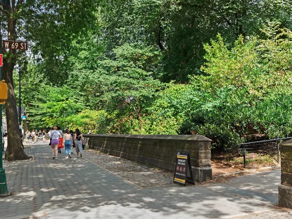 140 West 69th Street image 12 of 22