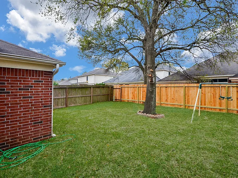 14410 Pelican Marsh Dr — Photo 35