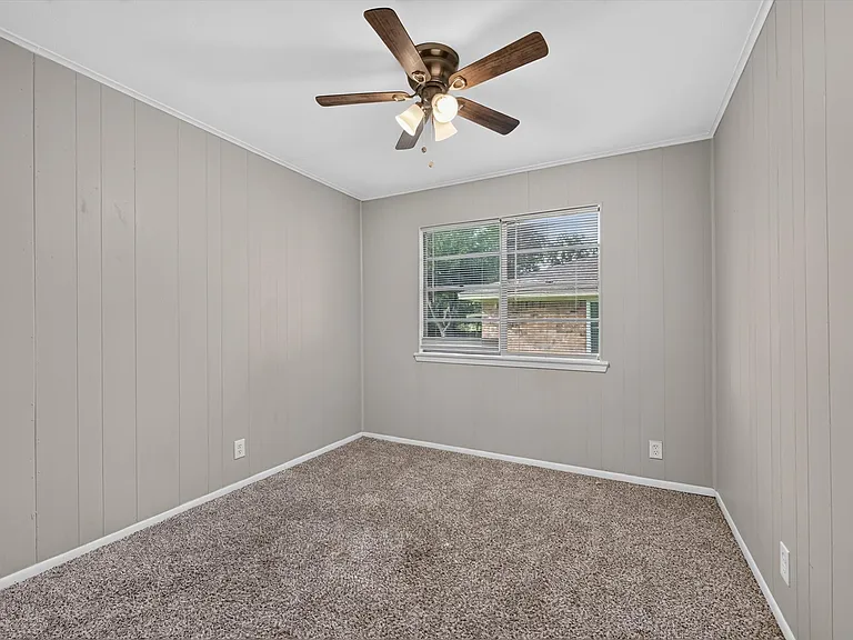208 D St — Photo 12