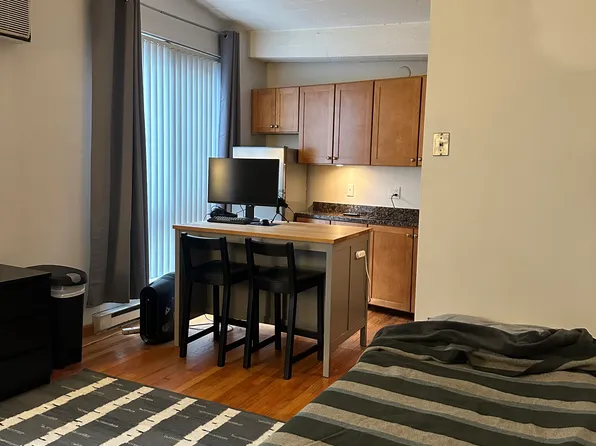 12 Stoneholm St APT 420, Boston, MA 02115