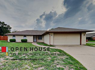 1304 Ashton Ct, Arlington, TX 76015