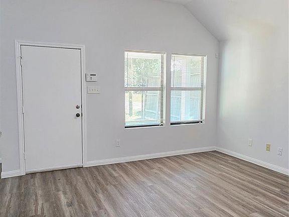 4th image of 4431 Stassen St