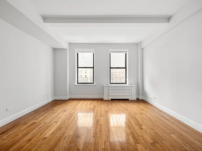 210 W 70th St #816 — Photo 3