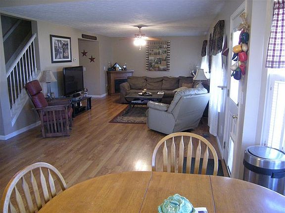 3rd image of 72 Long Meadow Dr
