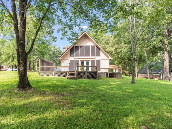 2261 Woodstone Dr, Benton, LA 71006