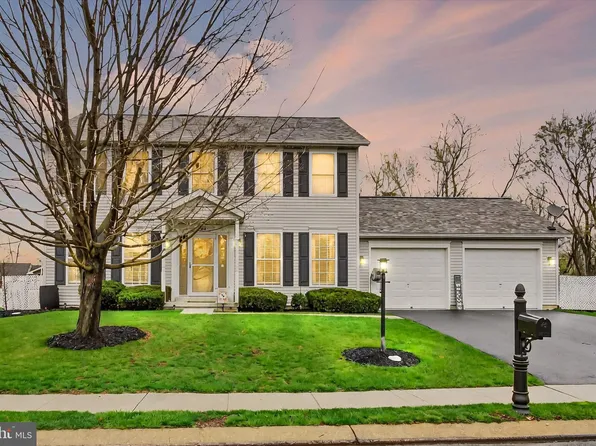 288 Drummer Dr, New Oxford, PA 17350