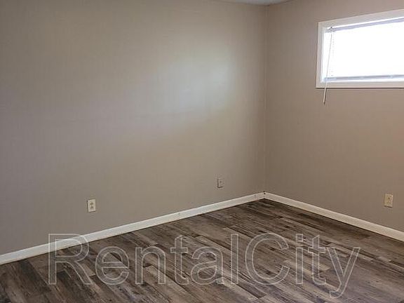 5th image of 100 Marr Dr APT 16