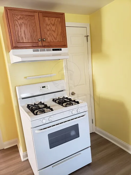2 bed, $3,000 — Photo 4