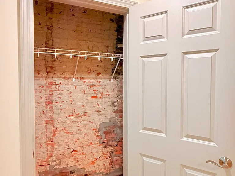 191 College St #203 — Photo 31