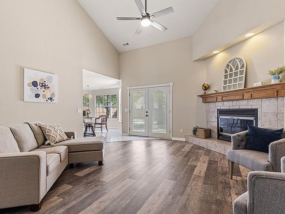 4th image of 3040 N Quartz Dr