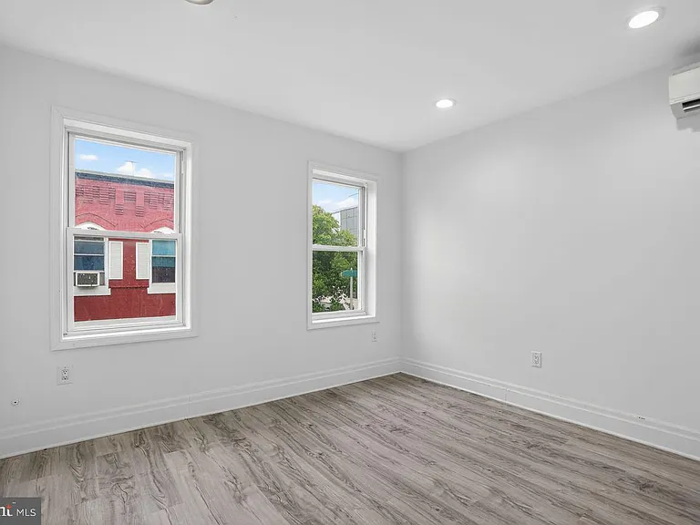 1302 N Dover St — Photo 18