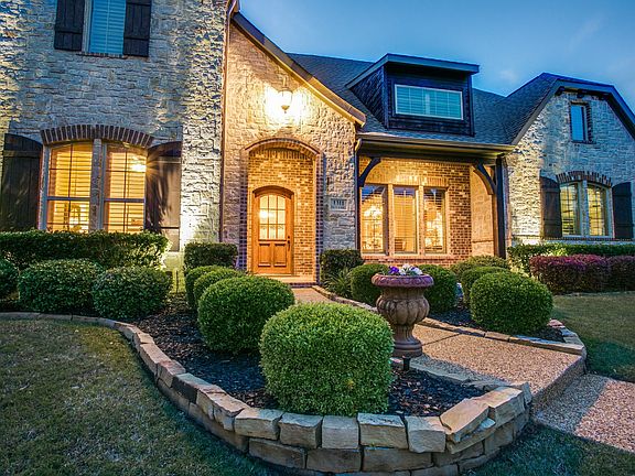 2nd image of 1311 Twin Knoll Dr