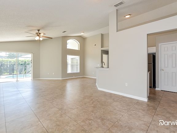 5th image of 124 Langham Dr