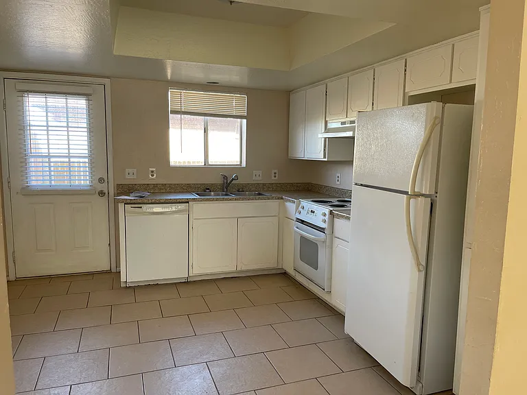 922 N Pueblo Dr #1 — Photo 2