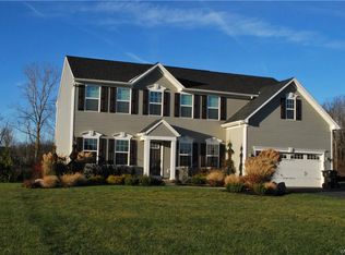 67 Hilltowne Dr, Orchard Park, NY 14127