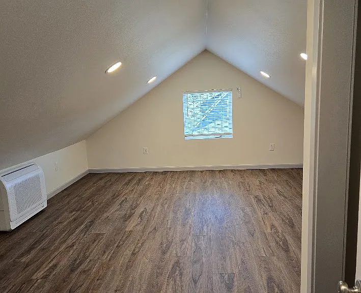 449 SW Elmwood Ave — Photo 12