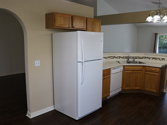 3rd image of 132 King Arthur Ct