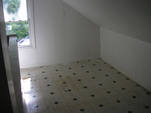 5th image of 82 N Jessie St