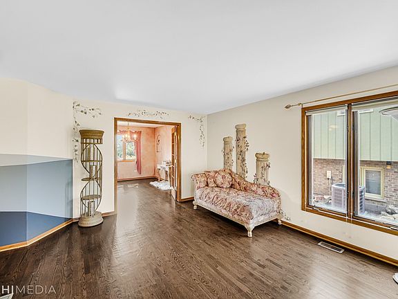 4th image of 9339 S 81st Ct
