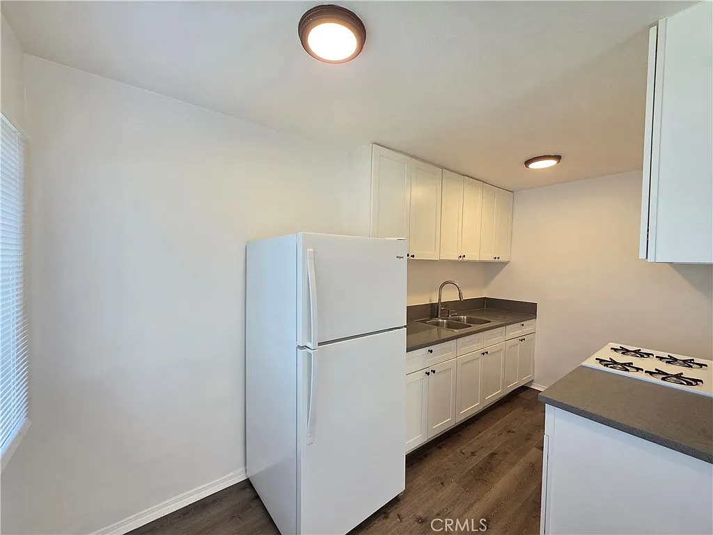 2 bed, 650 sqft, $2,495 — Photo 2