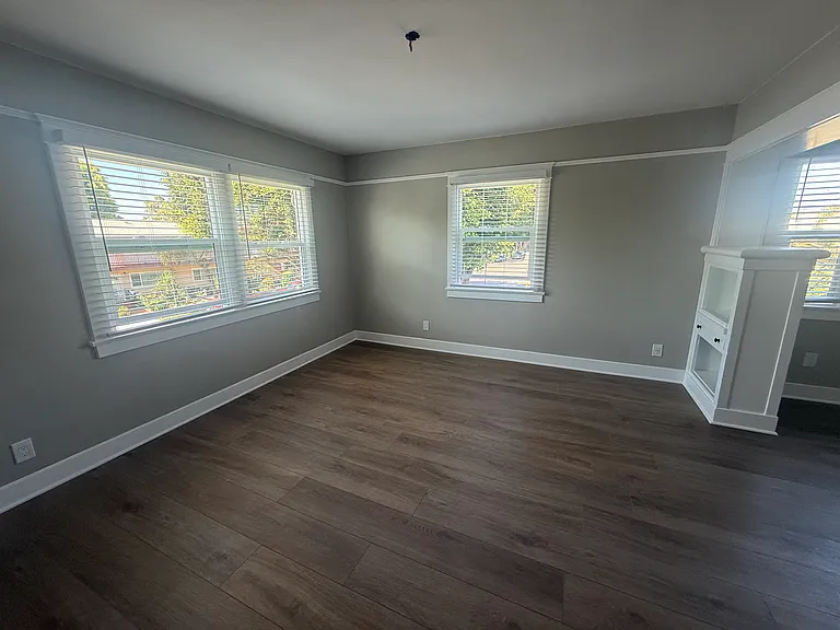 1817 E 3rd St #1819 — Photo 10