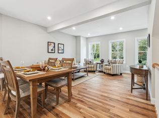 30 Juniper Ln, Portsmouth, NH 03801