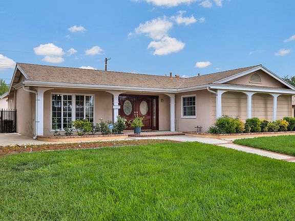 2nd image of 23021 Saticoy St