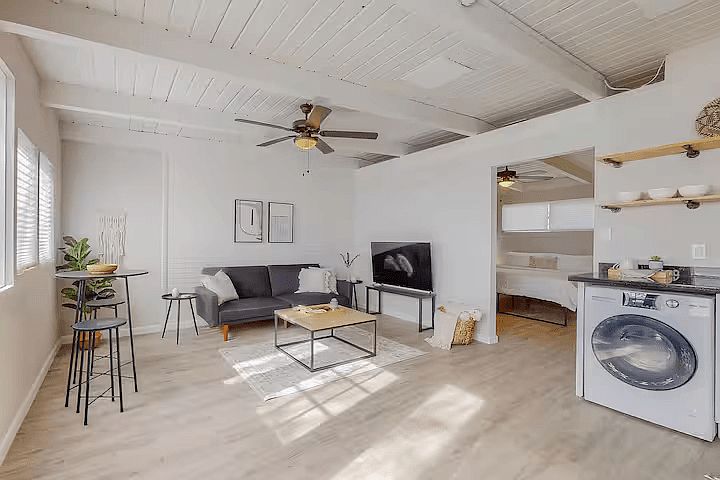 1st image of 720 Truman St NE #1