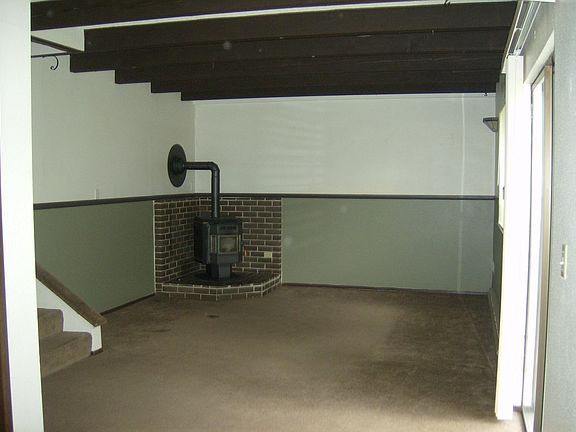 5th image of 3220 26th Ave NE #A