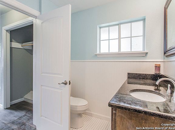 4th image of 3957 Willowbrook Dr