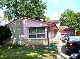 1033 Cedar Ave, Elgin, IL 60120