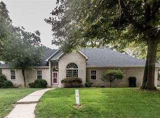 619 Goldfinch Ln, Troy, IL 62294