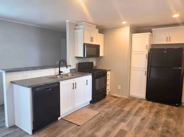 5080 Saint Joseph Ave #47, Stevensville, MI 49127
