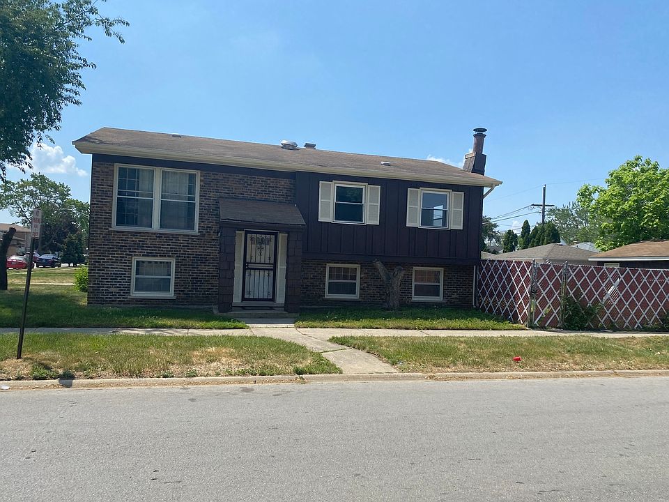 1st image of 372 Luella Ave