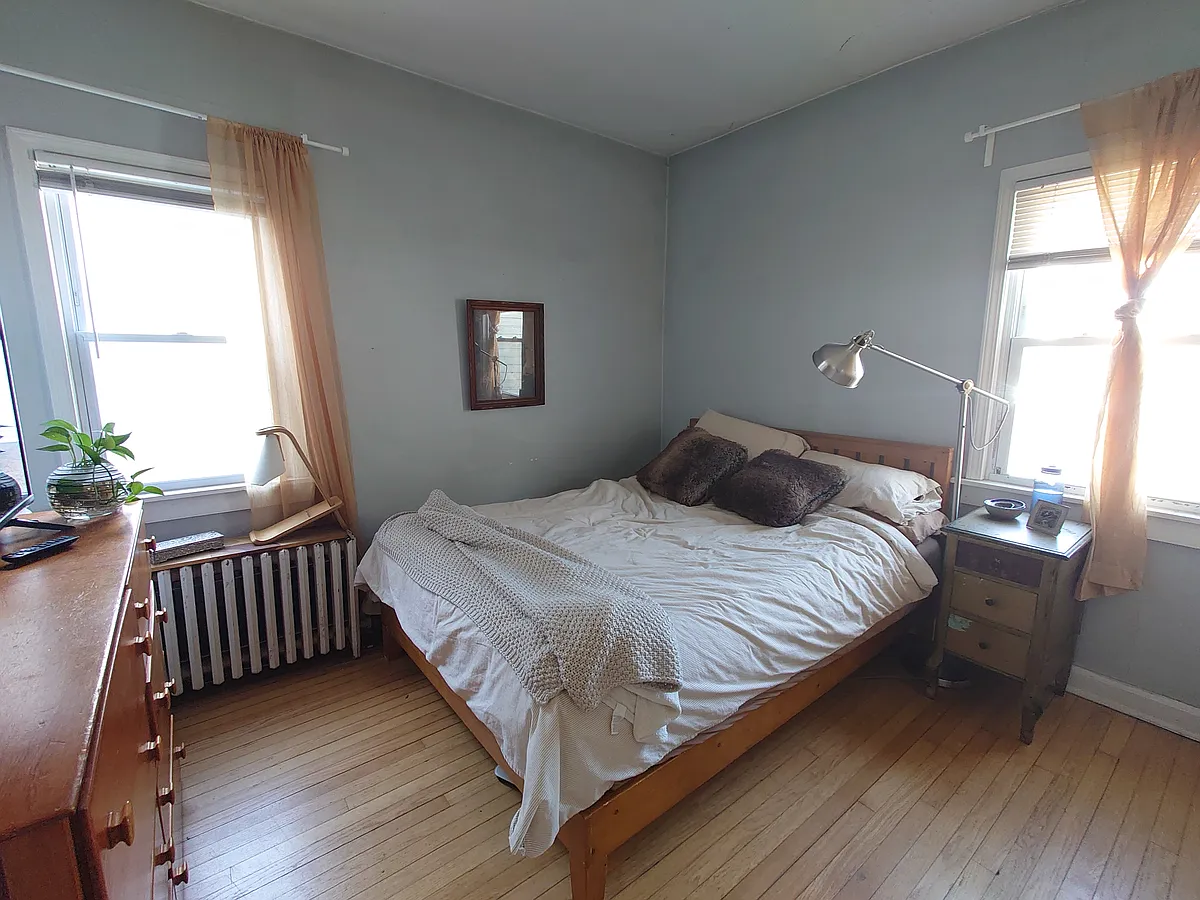 Building Photo - 2033 N Prospect Ave #1