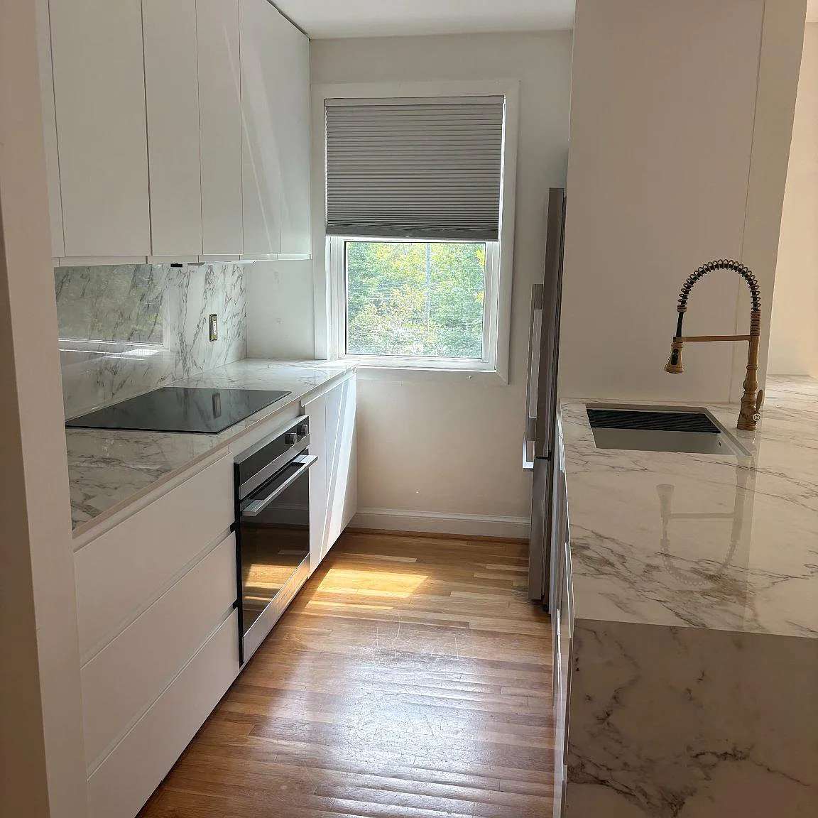 Macarthur Park Condominium — Photo 2