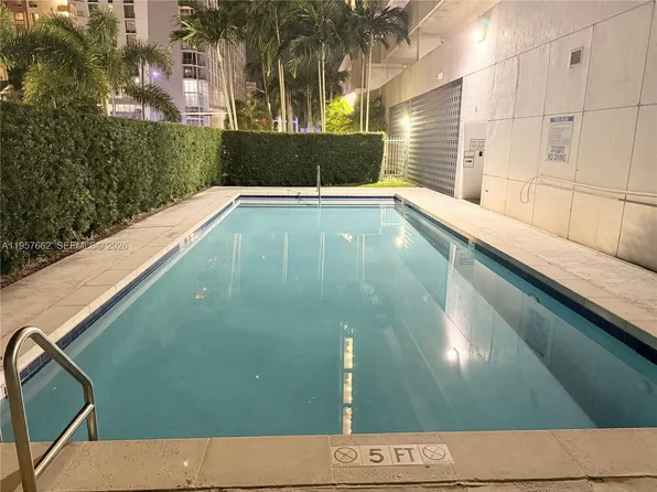 36 NW 6th Ave APT 601, Miami, FL 33128