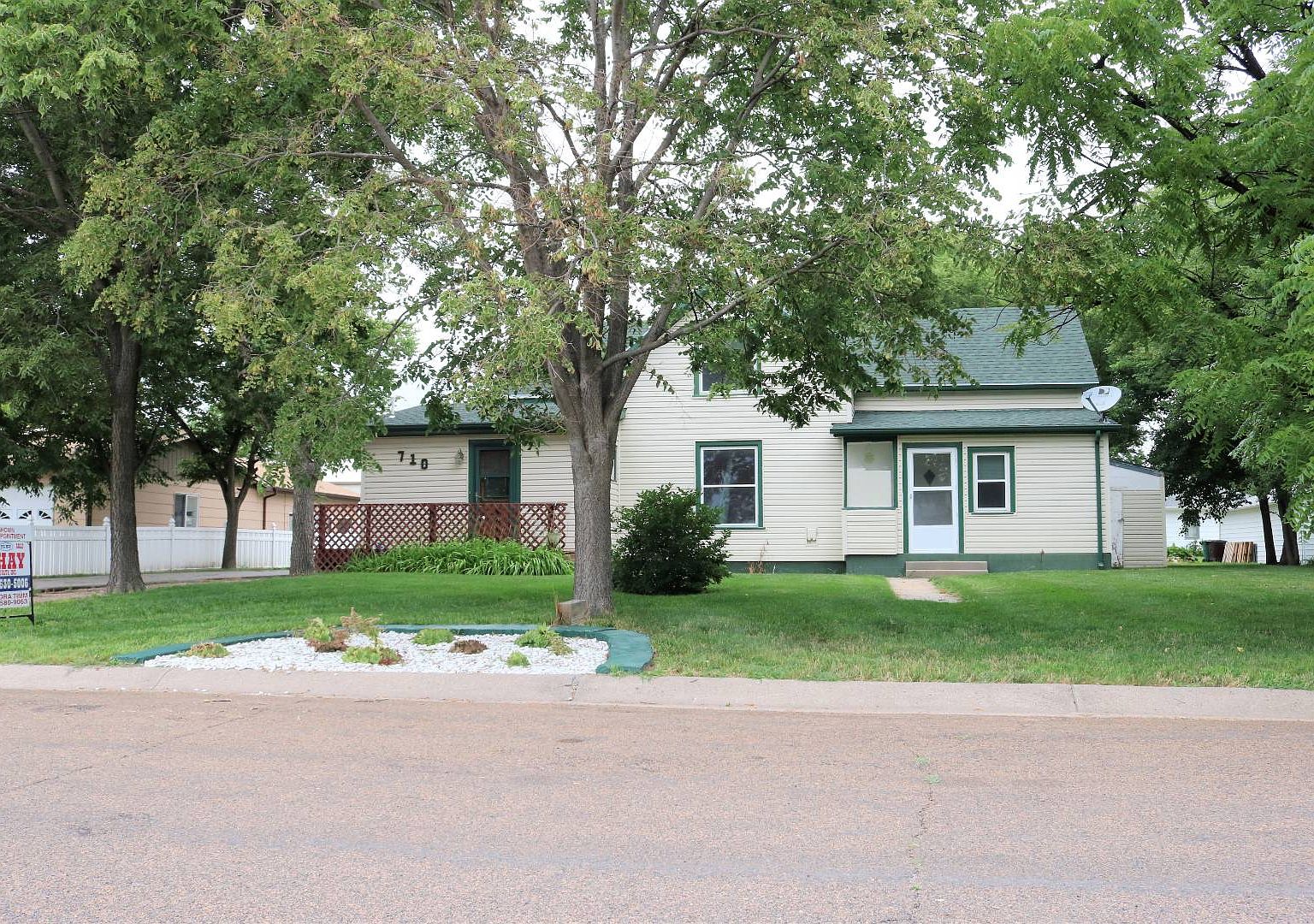 710 W 4th St, Julesburg, CO 80737 Zillow