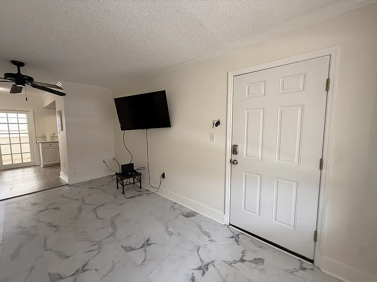 1458 Tamiami Trl #T7 — Photo 13