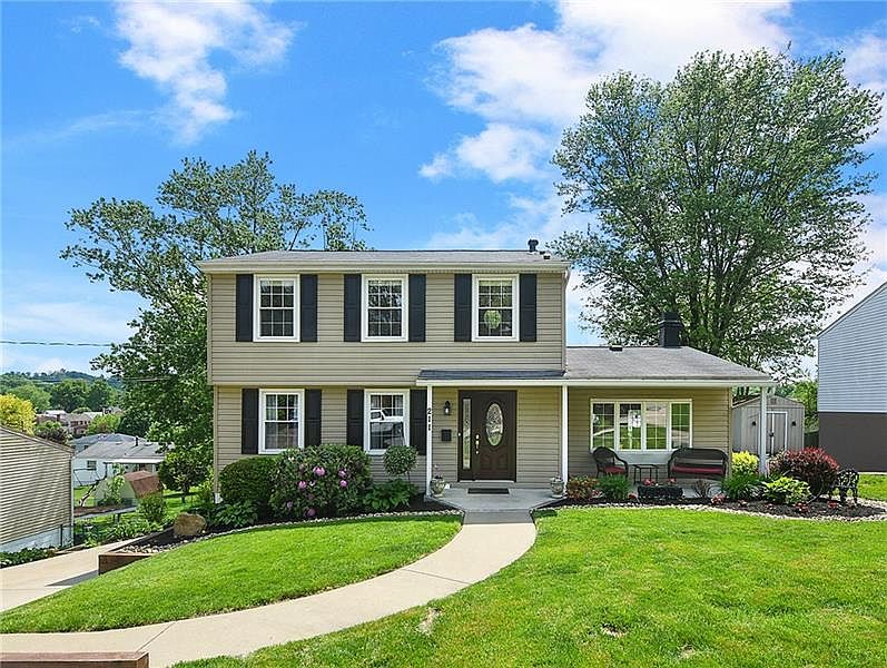 1st image of 211 Cottonwood Dr