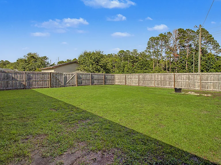 1651 Latham Ct — Photo 29
