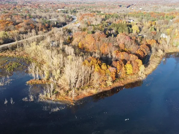 1169 Bridge St, Saugatuck, MI 49453